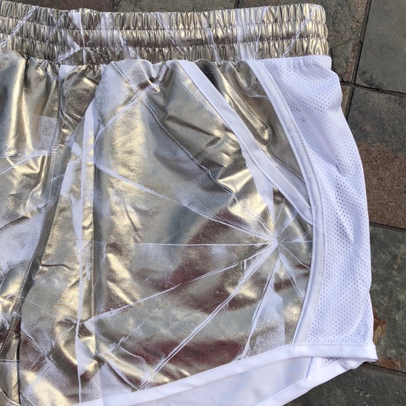 UA GOLD METALIC SHORT LARGE LOOSE/Lining - Picture 4 of 8